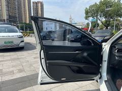 Toyota Camry 2.5G Luxury - ფოტო 9