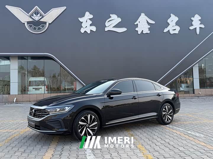 Volkswagen Passat Outstanding Edition 380TSI Dragon Ascendant Version