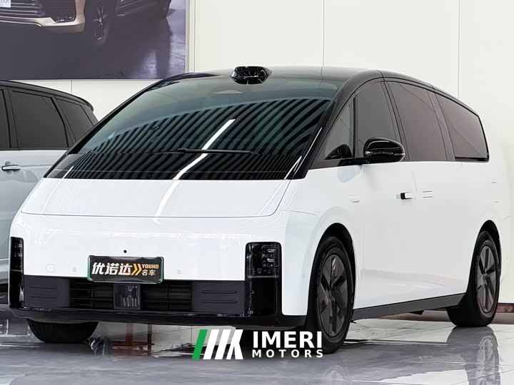 Li Auto Li Xiang MEGA Ultra - автомобиль из Китая