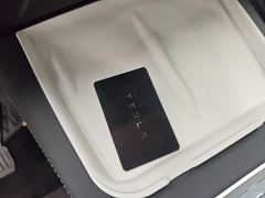 Tesla Model Y Long Range All-Wheel Drive - ფოტო 8