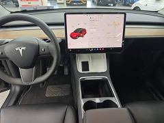 Tesla Model Y Long Range All-Wheel Drive - ფოტო 9