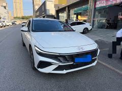 Hyundai Elantra 1.5L CVT LUX Prestige Edition - фото 3