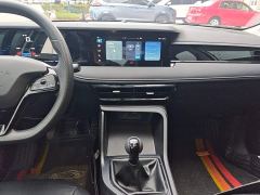 SAIC MG i5 1.5L Manual Comfort Edition - photo 12