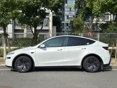 Tesla Model Y Rear-Wheel Drive - фото 3