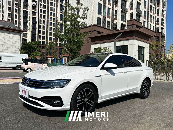 Volkswagen Lamando 280TSI DSG Luxury Phantom Edition - car from China