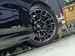 BMW M5 New Energy M5 - фото 8