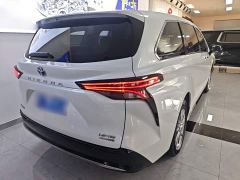 Toyota Sienna 2.5L Hybrid Premium Edition - photo 6