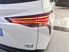 Toyota Sienna 2.5L Hybrid Premium Edition - photo 7