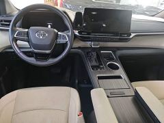 Toyota Sienna 2.5L Hybrid Premium Edition - photo 9