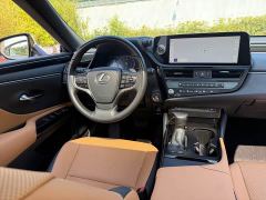 Lexus ES 200 Excellence Edition - ფოტო 10