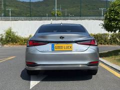Lexus ES 200 Excellence Edition - ფოტო 5