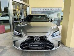 Lexus ES 200 Premium Edition - ფოტო 4