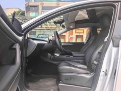 Tesla Model Y Rear-Wheel Drive - ფოტო 4