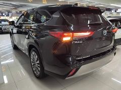 Toyota Highlander 2.5L Intelligent Hybrid AWD Luxury 7-Seater - фото 4