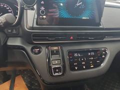 Honda Odyssey 2.0L e:HEV Luxury - фото 13