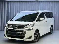 Toyota Vellfire Crown Hybrid 2.5L HV Luxury Edition - фото 1