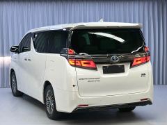 Toyota Vellfire Crown Hybrid 2.5L HV Luxury Edition - фото 4