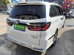 Honda Odyssey 2.0L e:HEV Luxury - ფოტო 6