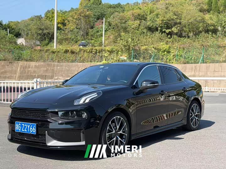 Lynk & Co 03 2.0T Diesel DCT Pro
