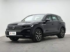 Volkswagen Touareg 3.0TSI Sharp Enjoyment Edition Jet Black Sport Package - photo 1