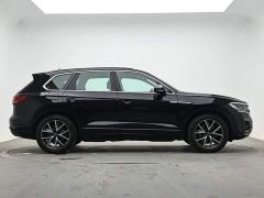 Volkswagen Touareg 3.0TSI Sharp Enjoyment Edition Jet Black Sport Package - photo 5