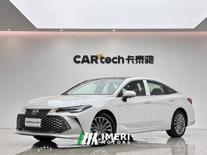 Toyota Camry Hybrid 2.5L XLE Premium - автомобиль из Китая