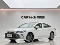Toyota Camry Hybrid 2.5L XLE Premium - фото 1
