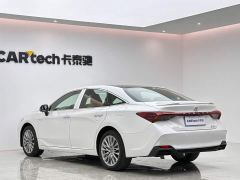 Toyota Camry Hybrid 2.5L XLE Premium - фото 3
