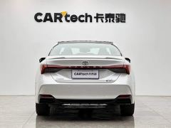 Toyota Camry Hybrid 2.5L XLE Premium - фото 4