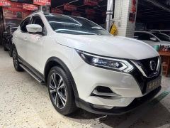 Nissan Qashqai 2.0L CVT XV Premium Luxury - фото 3