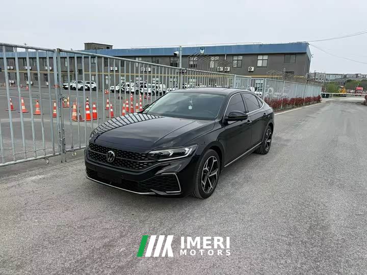 Volkswagen Passat 380TSI Starry Sky Dragon Ascendant Edition