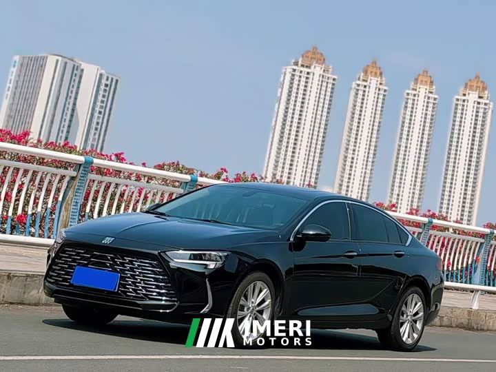 Buick Regal 28T Longitudinal Enjoyment Edition - автомобиль из Китая