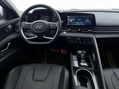 Hyundai Elantra 1.5L CVT Luxury - фото 10