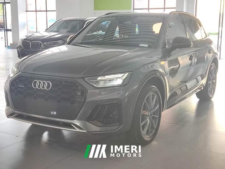 Audi Q5L Facelift 45T Luxury Sport - автомобиль из Китая