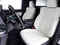 Lexus LM 300h Four-Seat Royal Edition - photo 10