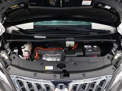 Lexus LM 300h Four-Seat Royal Edition - photo 19