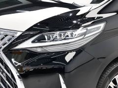 Lexus LM 300h Four-Seat Royal Edition - photo 5
