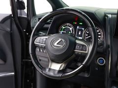 Lexus LM 300h Four-Seat Royal Edition - photo 8