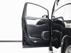 Lexus LM 300h Four-Seat Royal Edition - photo 9