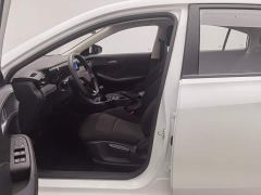 SAIC MG i5 1.5L Manual Comfort Edition - фото 10
