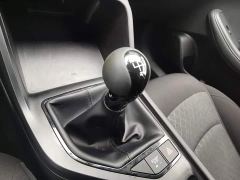SAIC MG i5 1.5L Manual Comfort Edition - фото 13