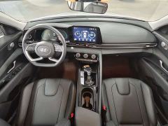 Hyundai Elantra 1.5L CVT GLX Elite - ფოტო 14