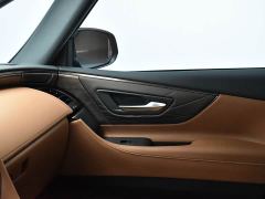 Toyota Vellfire Crown Hybrid 2.5L Executive Premier Edition - photo 12
