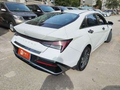 Hyundai Elantra 1.5L CVT Luxury - ფოტო 2