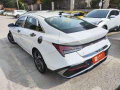 Hyundai Elantra 1.5L CVT Luxury - ფოტო 4