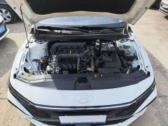 Hyundai Elantra 1.5L CVT Luxury - ფოტო 9