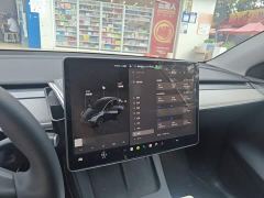 Tesla Model Y Rear-Wheel Drive - ფოტო 3