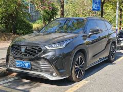 Toyota Crown Venza 2.5L HEV AWD Luxury - photo 1