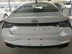 Hyundai Elantra 1.5L CVT Luxury - photo 5