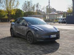Tesla Model Y Long Range All-Wheel Drive - фото 3